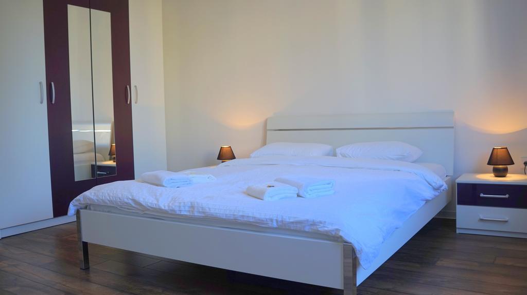 Filinhome Stefanovica Suite 9 Нови Сад Екстериор снимка