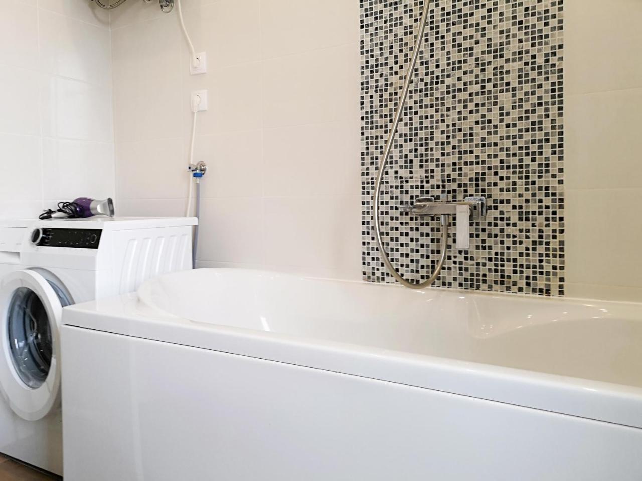 Filinhome Stefanovica Suite 9 Нови Сад Екстериор снимка