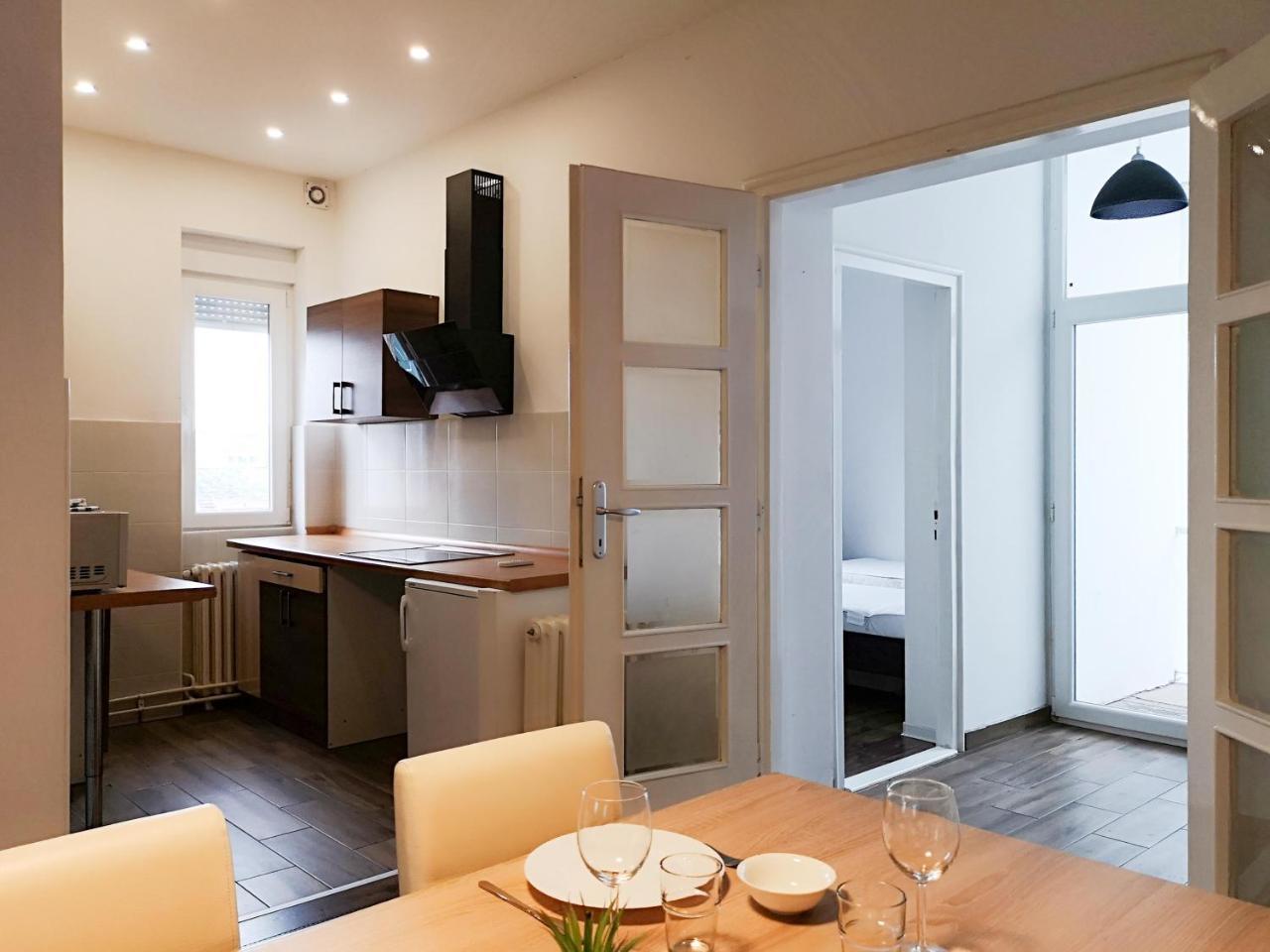 Filinhome Stefanovica Suite 9 Нови Сад Екстериор снимка
