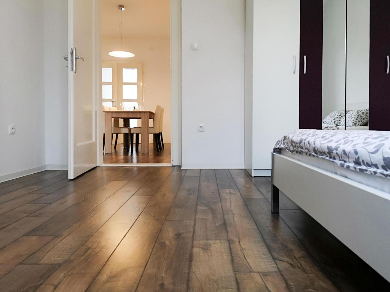 Filinhome Stefanovica Suite 9 Нови Сад Екстериор снимка